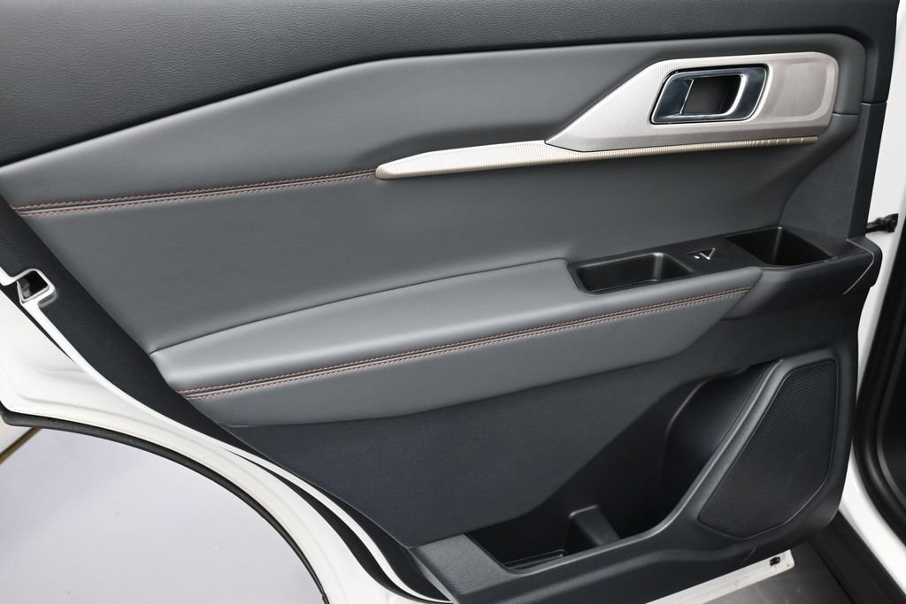 2026 Ford Explorer Active - Photo 18