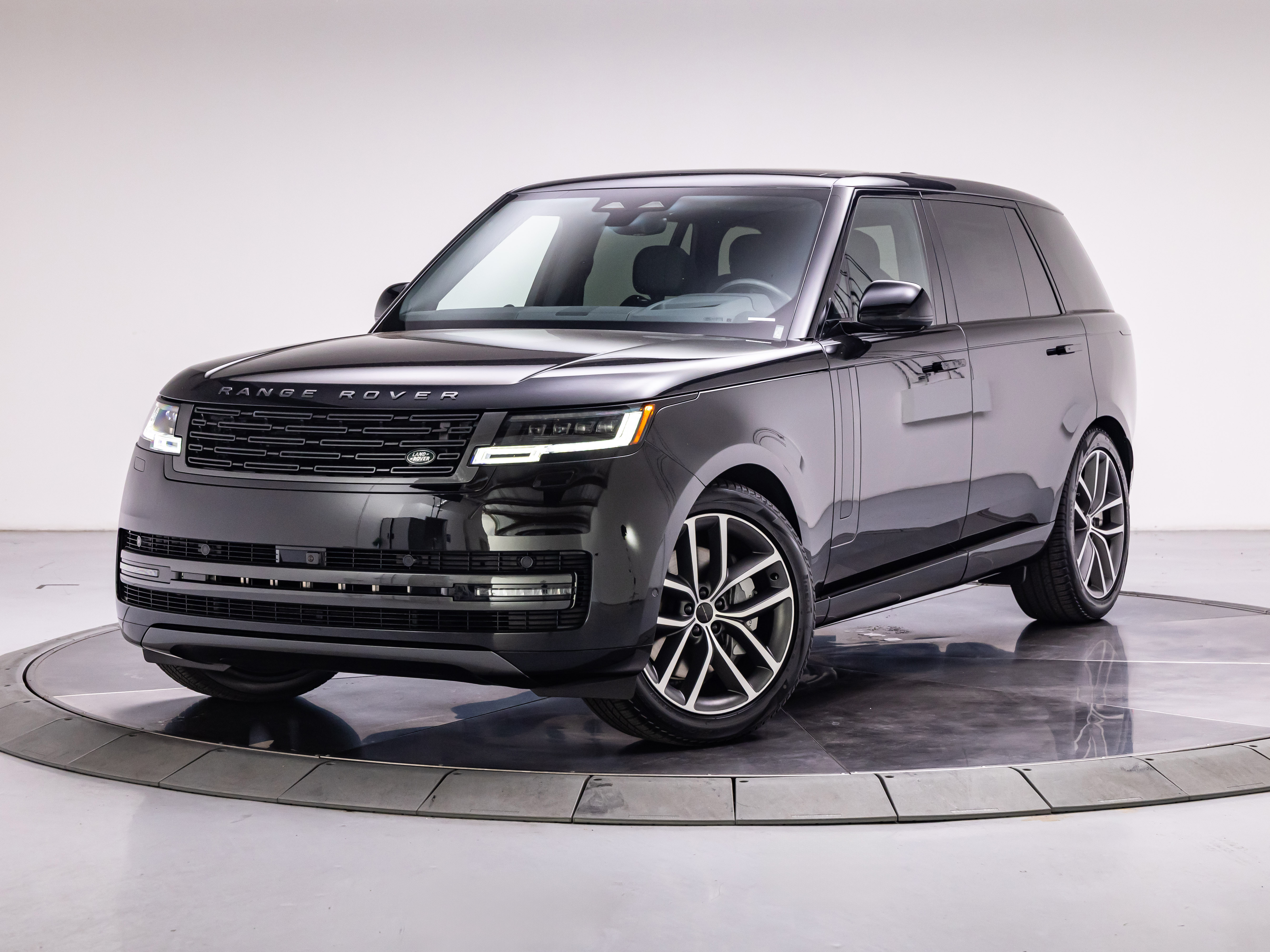 New 2026 Land Rover Range Rover P530 SE 7 Seat