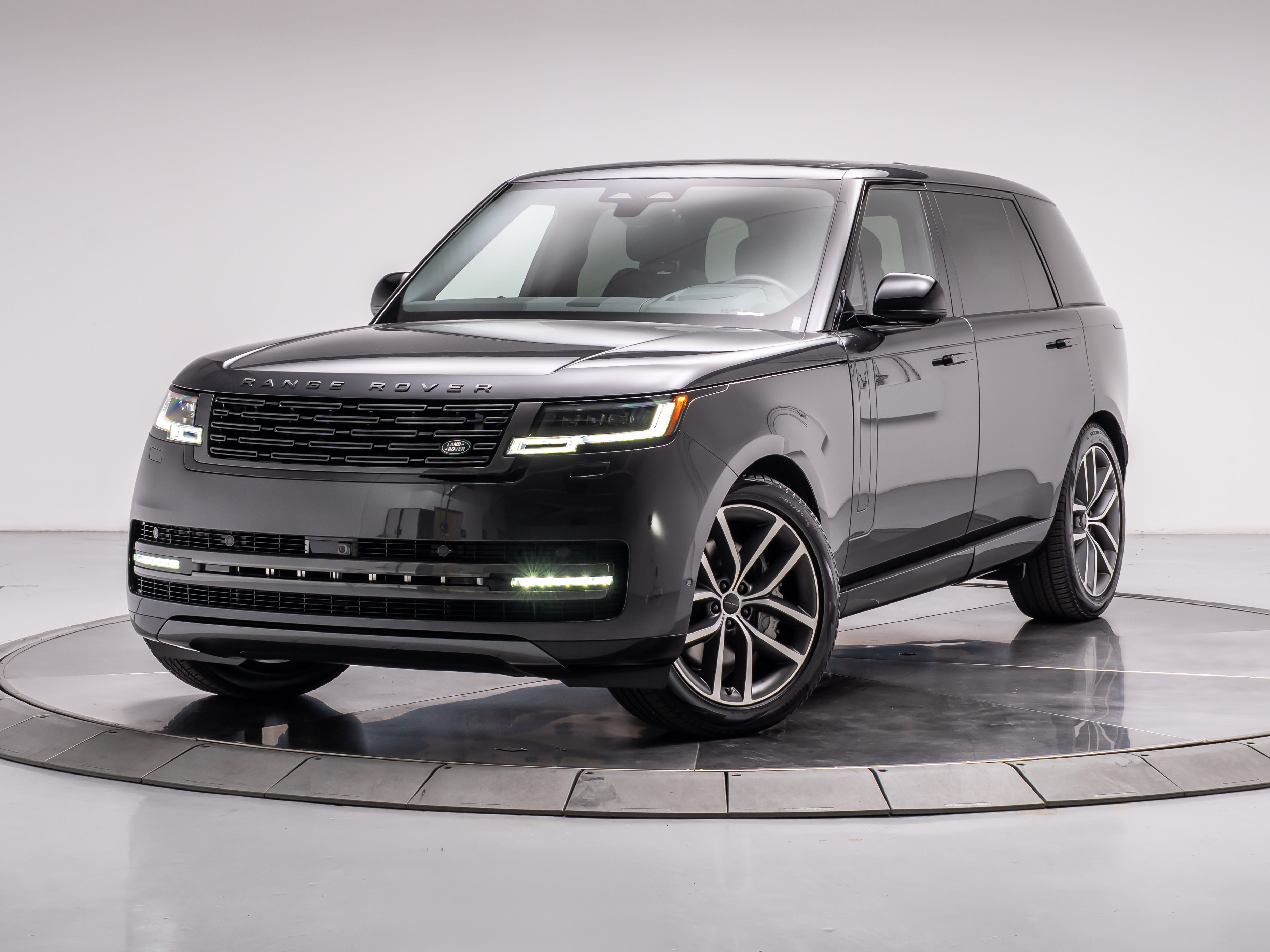 New 2026 Land Rover Range Rover P530 SE 7 Seat