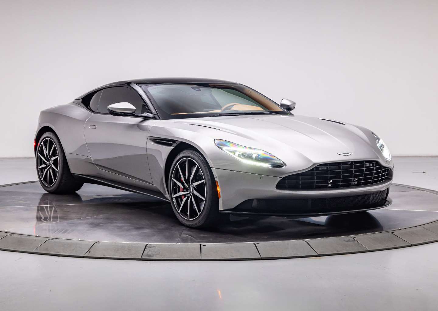 2021 Aston Martin DB11