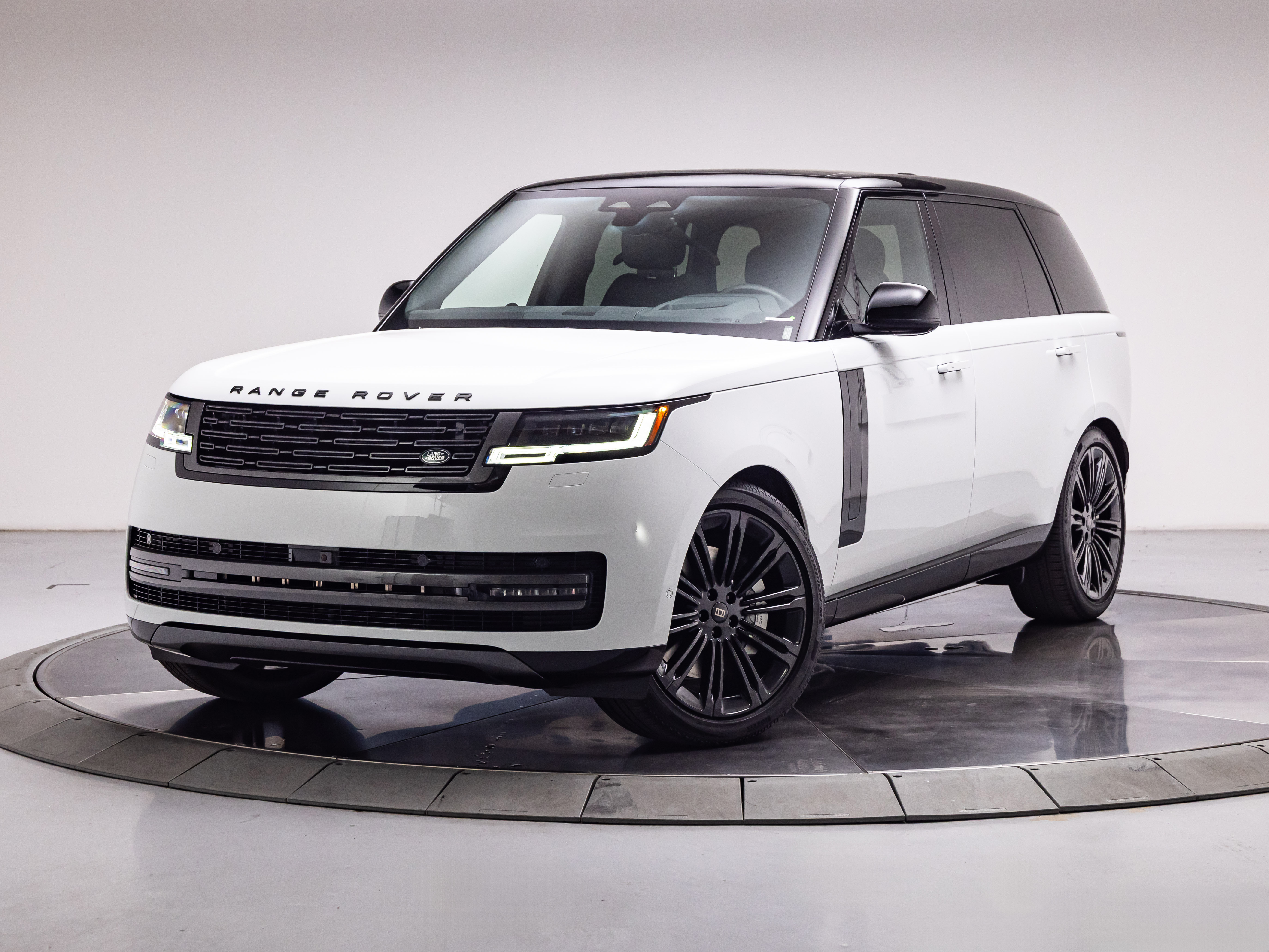 New 2027 Land Rover Range Rover SE