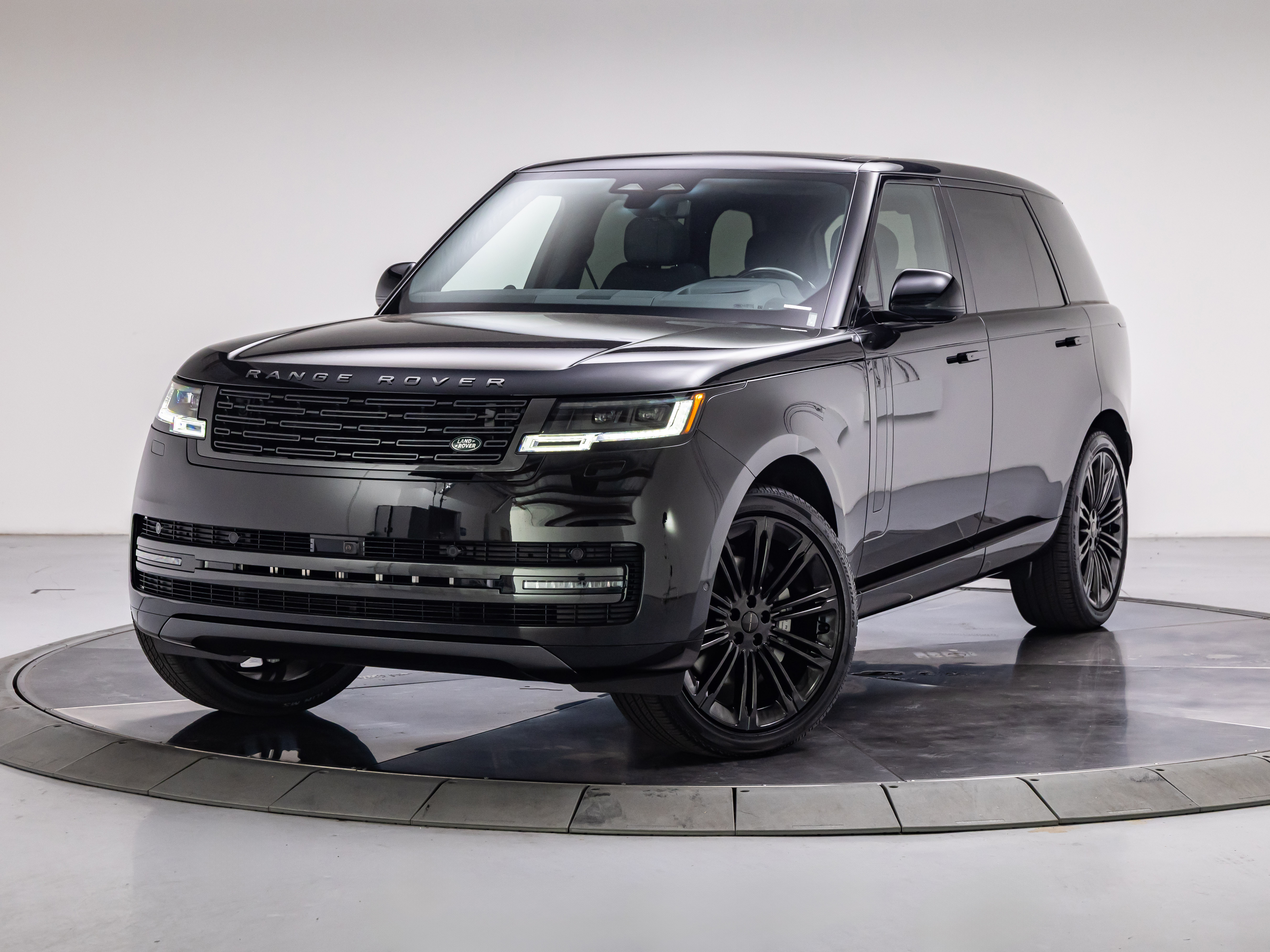 New 2026 Land Rover Range Rover P400 SE 7 Seat