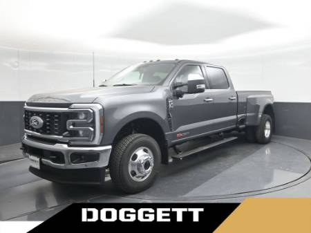 2027 Ford Super Duty F-350 DRW LARIAT