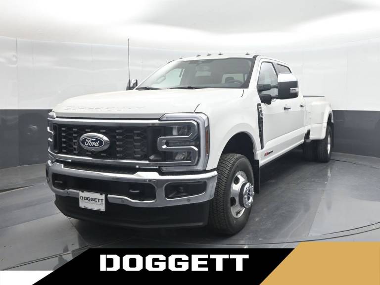 2027 Ford Super Duty F-350 DRW LARIAT