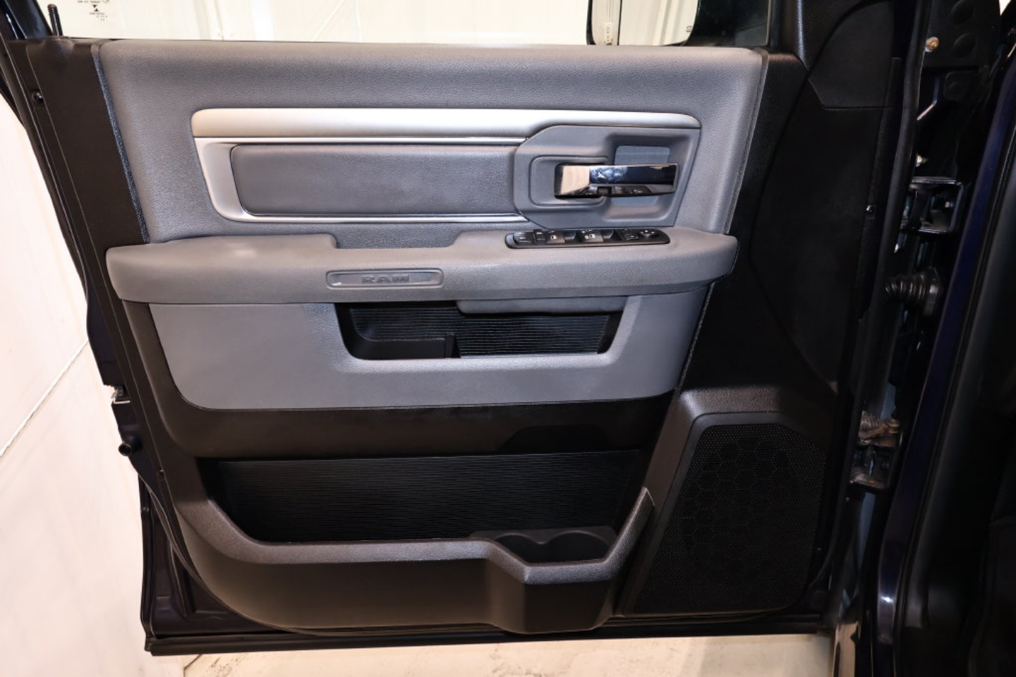 2013 RAM Ram 1500 Pickup Outdoorsman - Photo 10