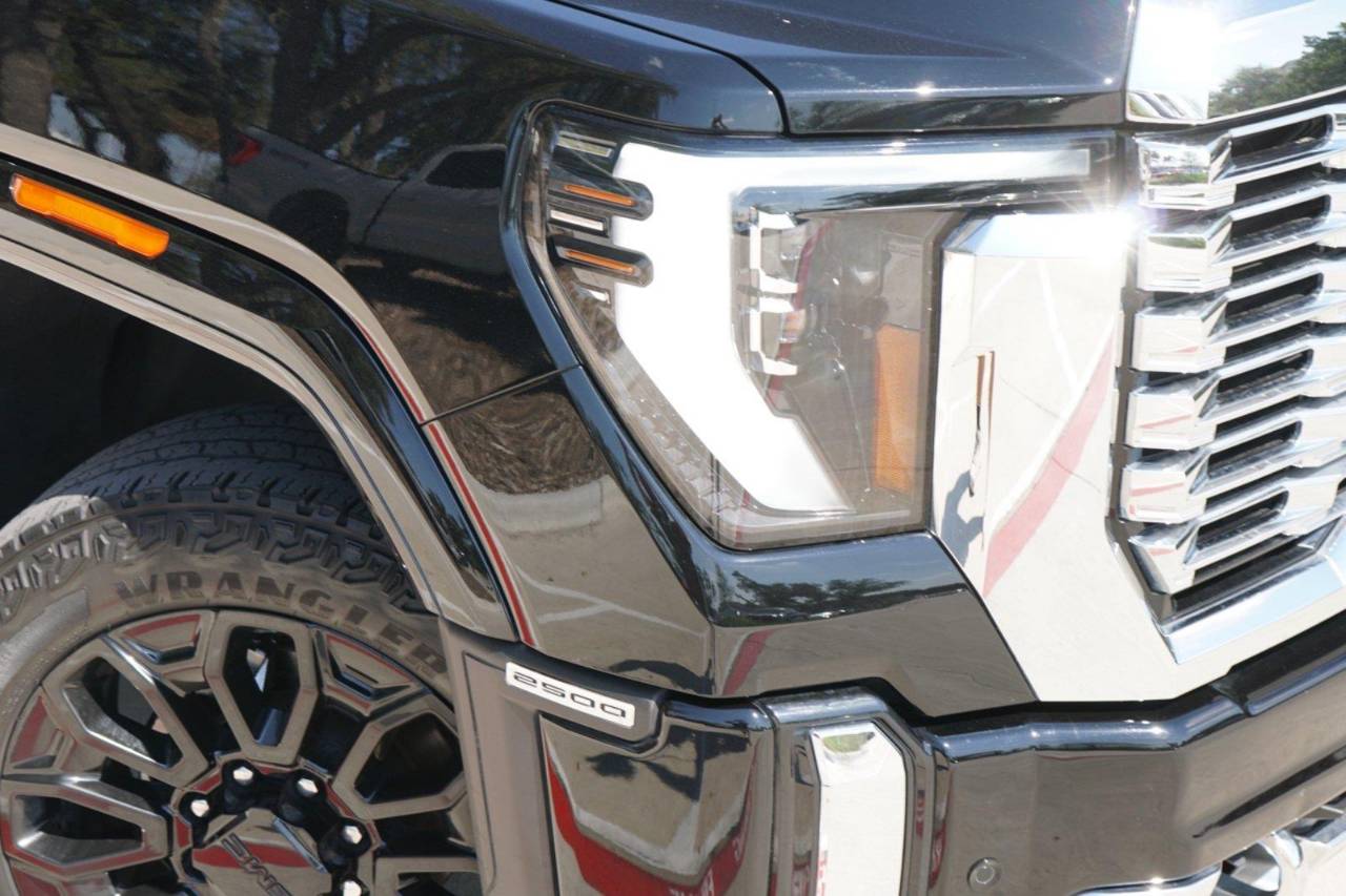Used 2024 GMC Sierra 2500HD Denali, photo 3