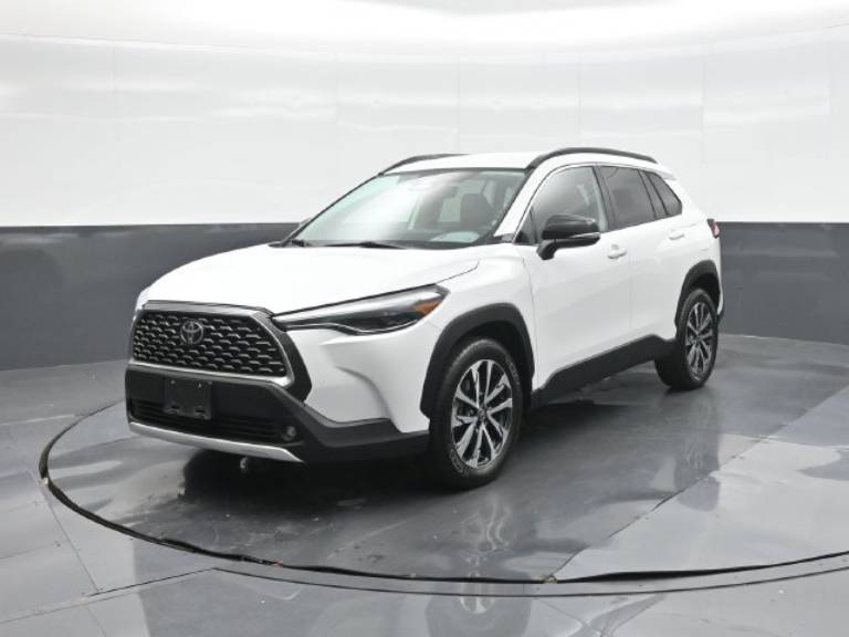 2025 Toyota Corolla Cross XLE