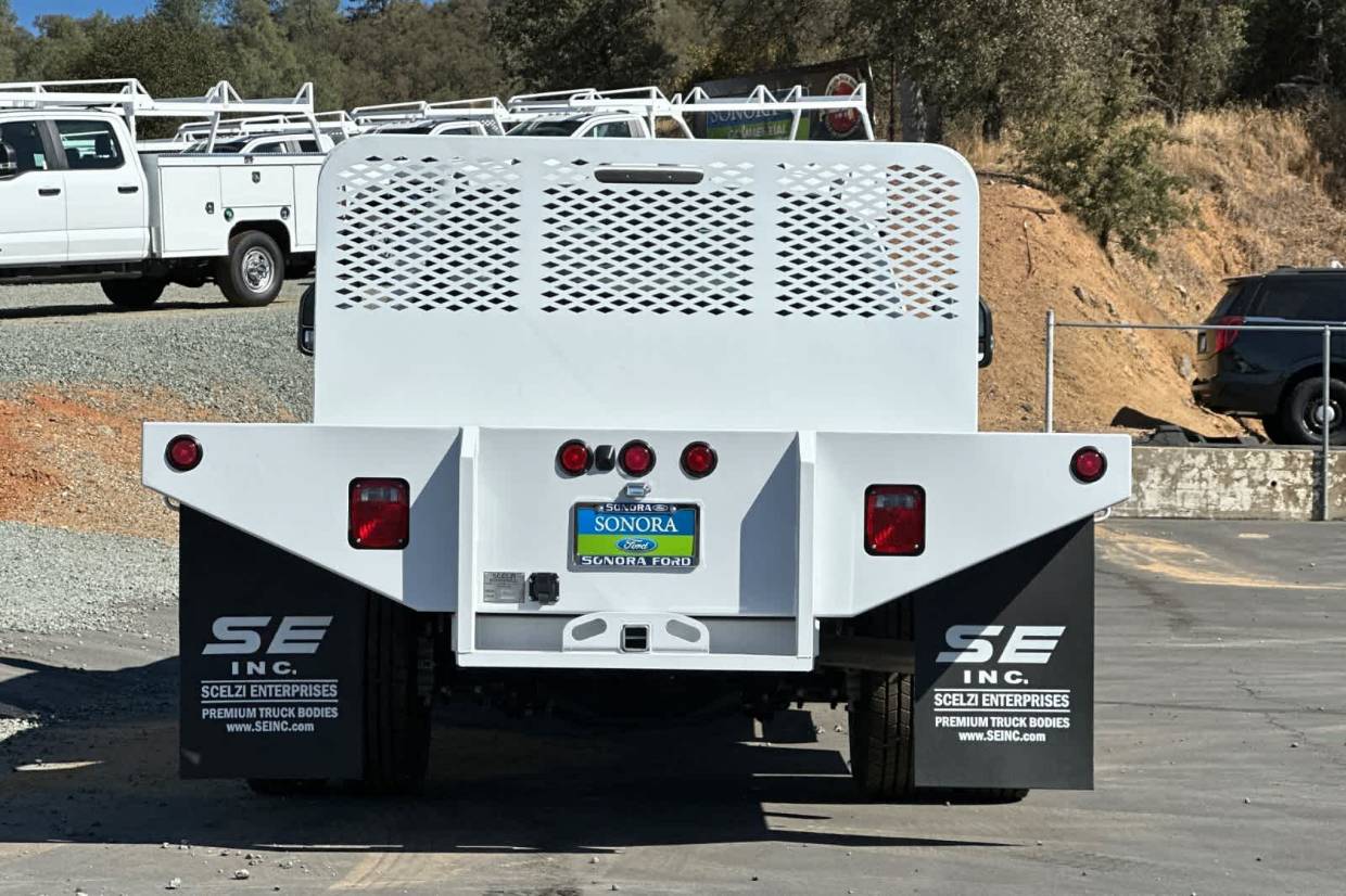 2026 Ford F-350 Super Duty Chassis Cab XL - Photo 6