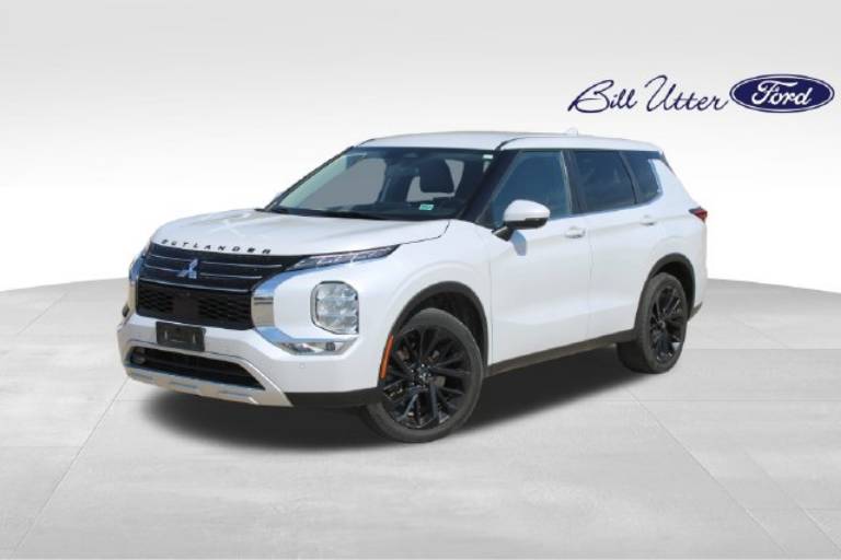 2023 Mitsubishi Outlander SE