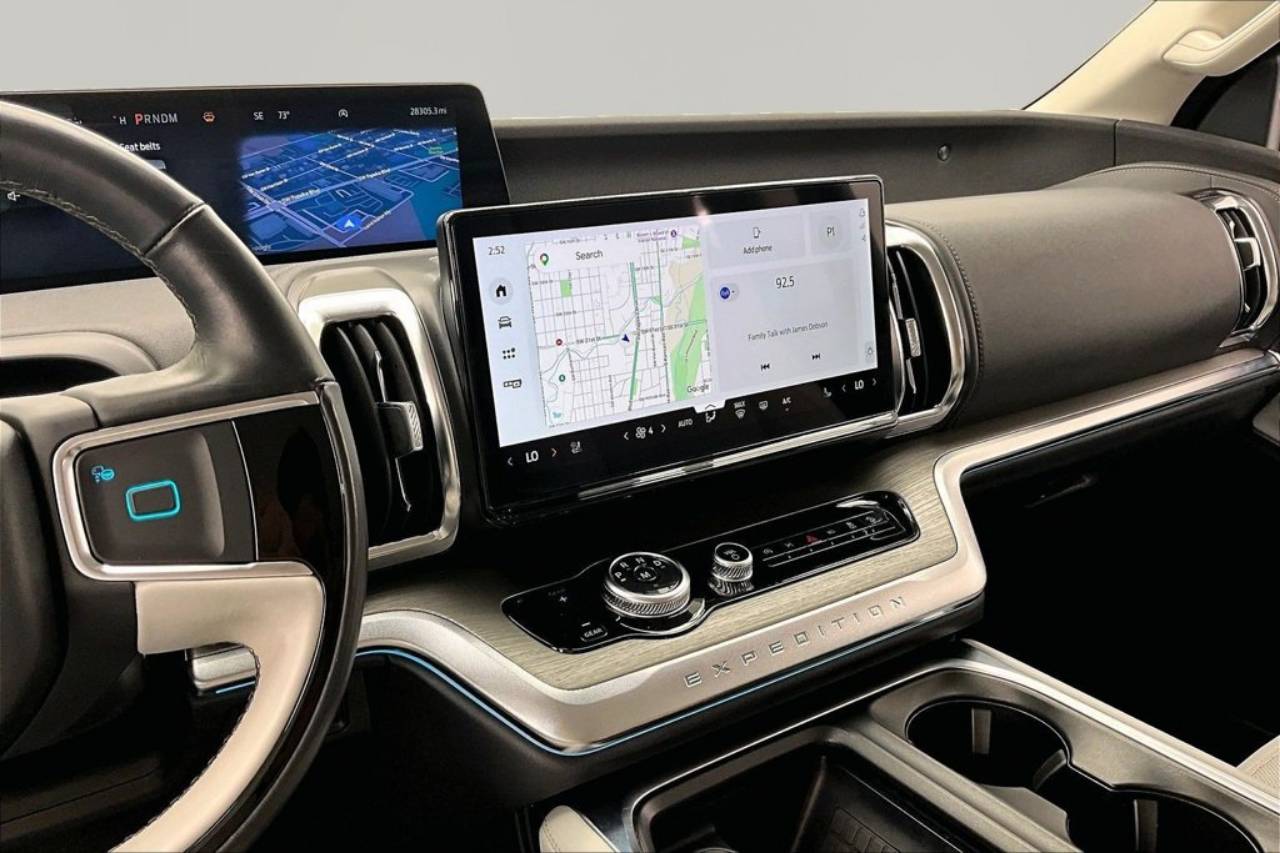 2025 Ford Expedition Platinum - Photo 6