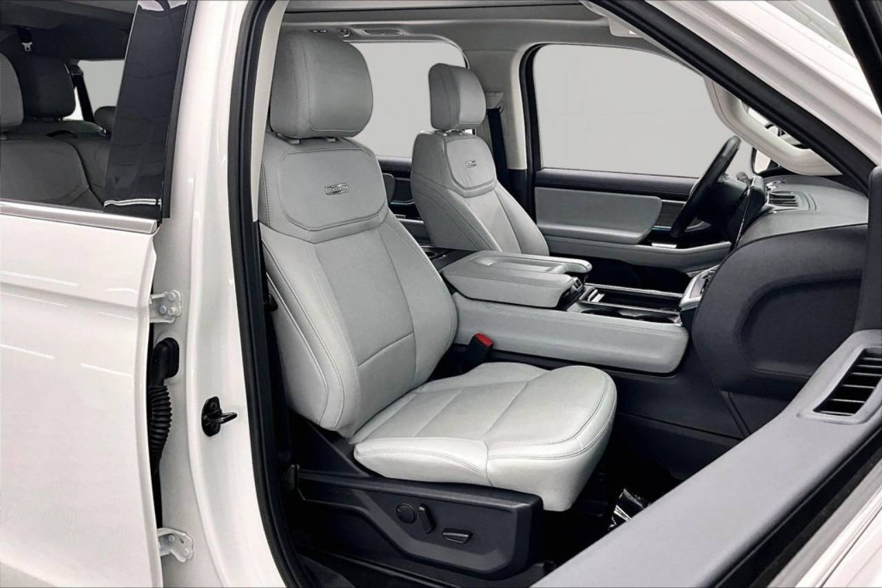 2025 Ford Expedition Platinum - Photo 7