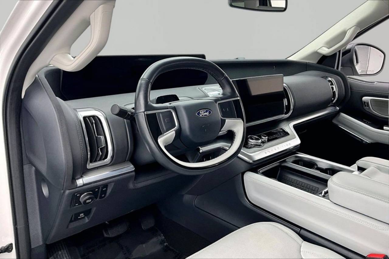 2025 Ford Expedition Platinum - Photo 14