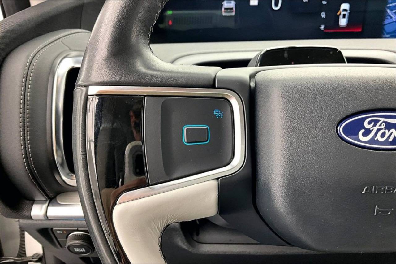 2025 Ford Expedition Platinum - Photo 18