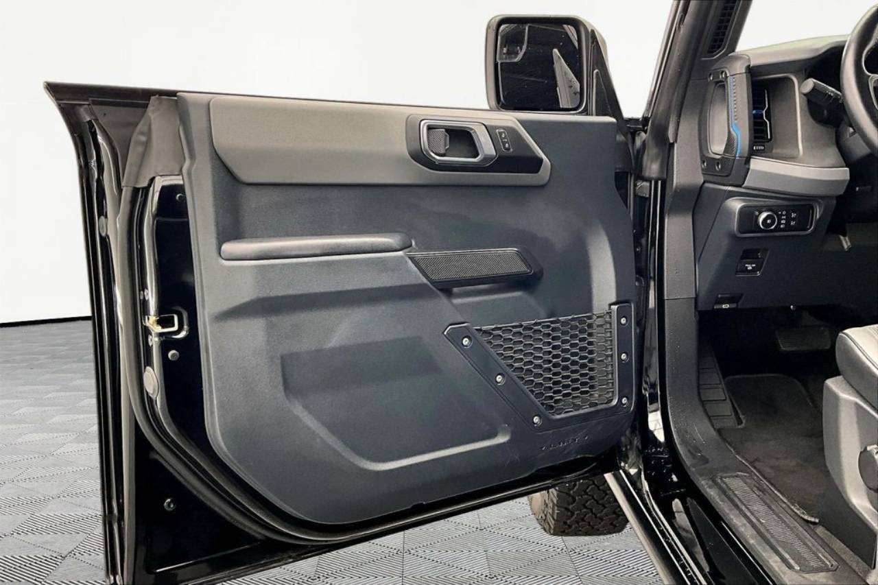 2024 Ford Bronco 4-Door Black Diamond - Photo 23