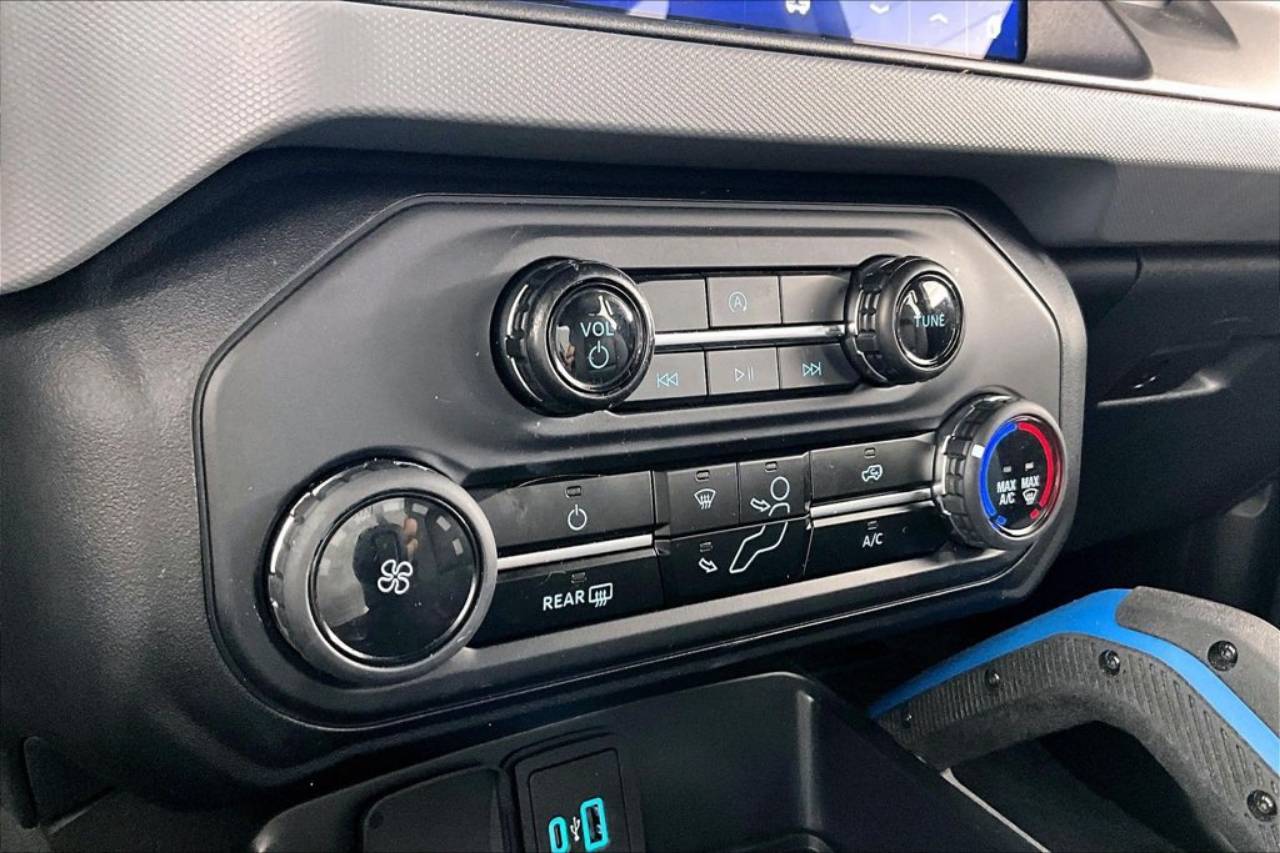 2024 Ford Bronco 4-Door Black Diamond - Photo 31