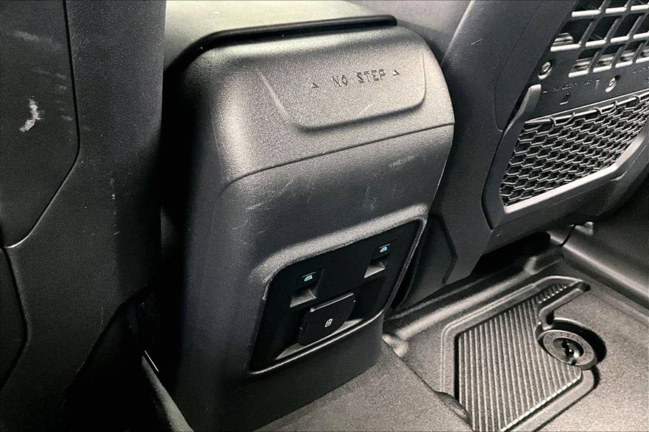 2024 Ford Bronco 4-Door Black Diamond - Photo 33