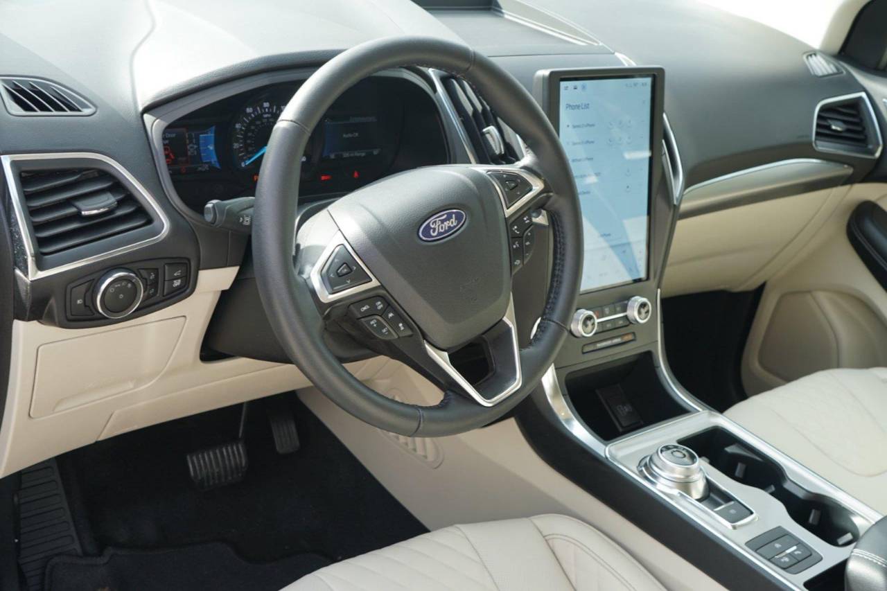 Certified Used 2024 Ford Edge Titanium, photo 9