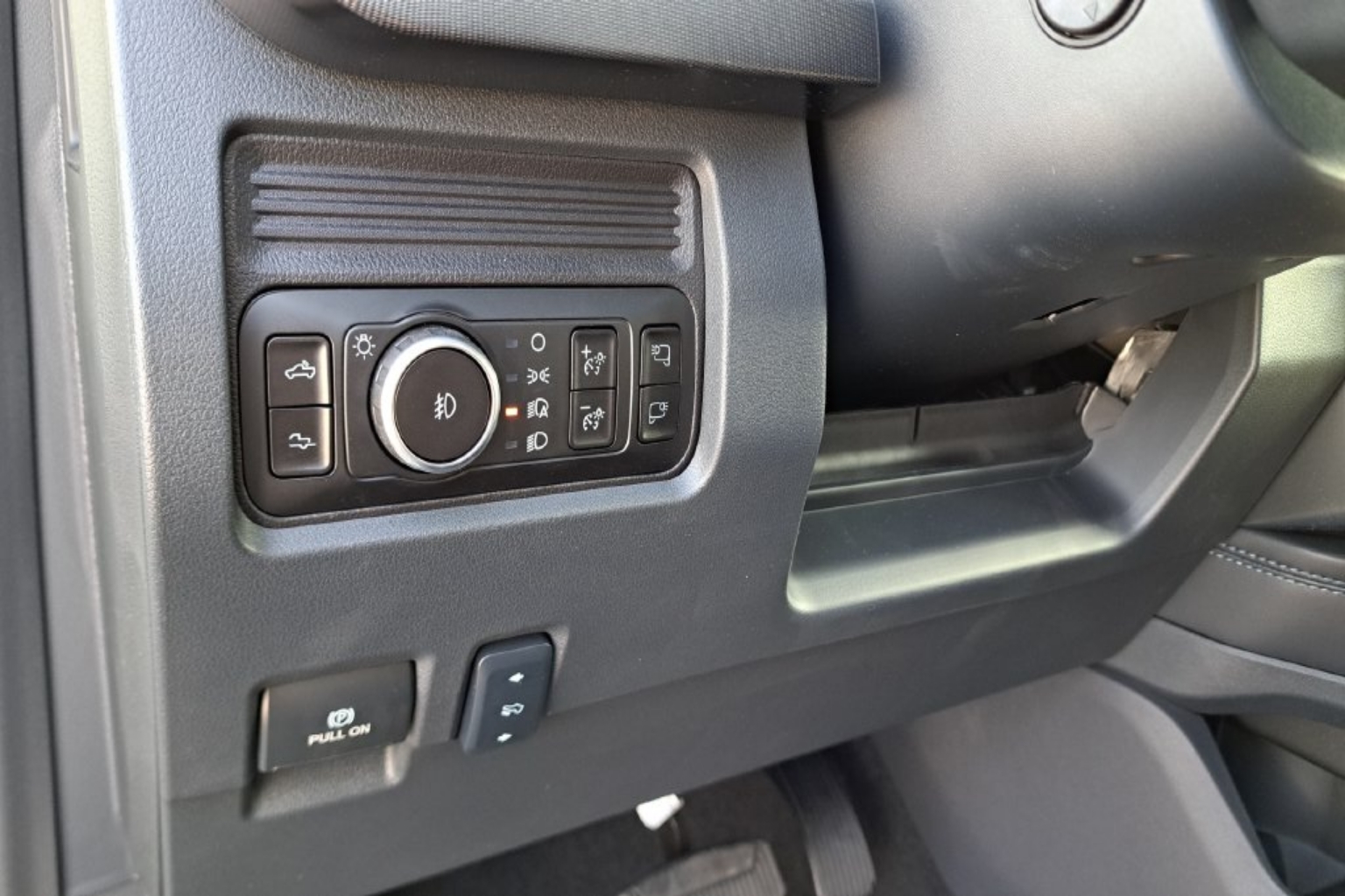 2026 Ford F-350 Super Duty Platinum - Photo 25