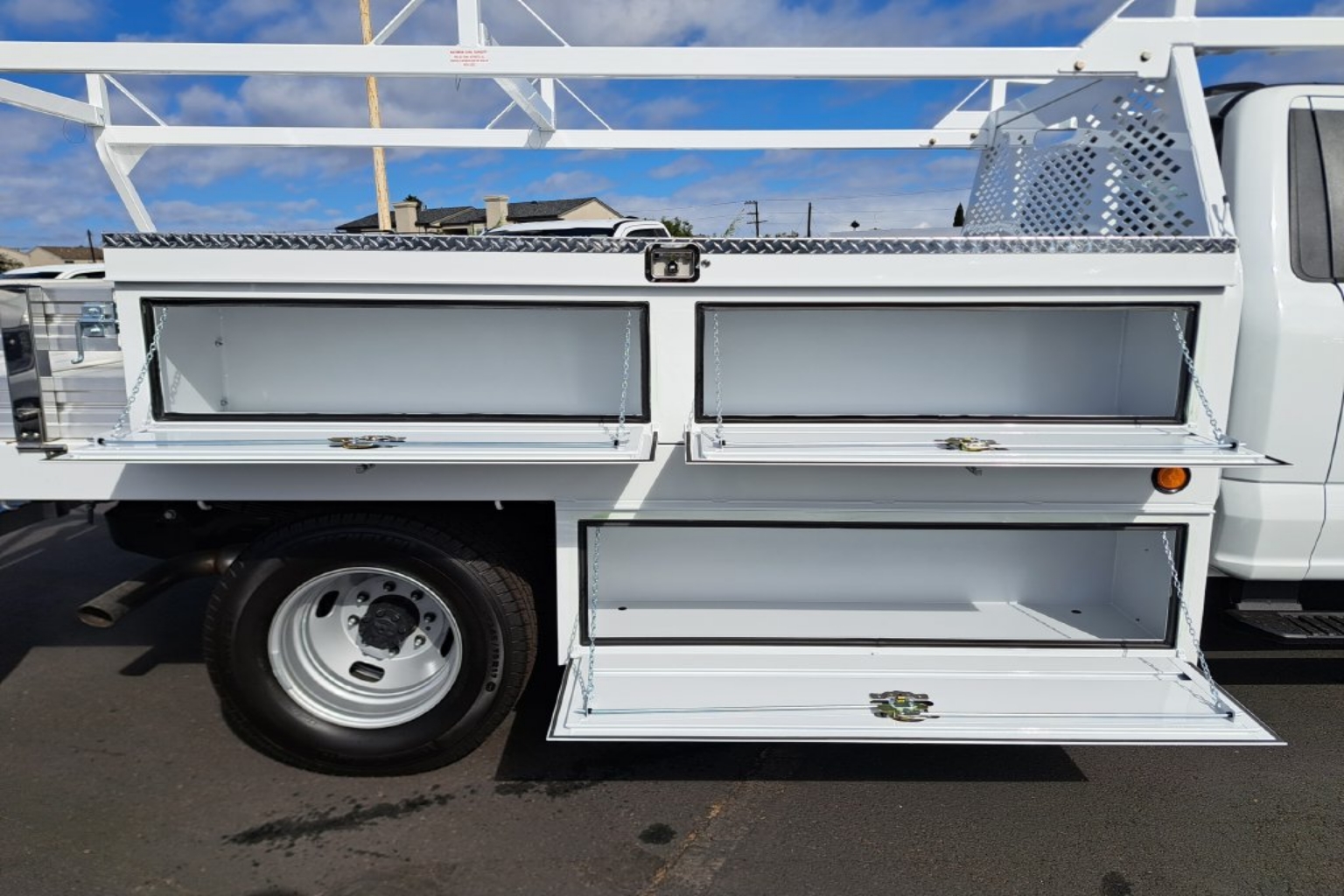 2026 Ford F-350 Super Duty Chassis Cab XL - Photo 8