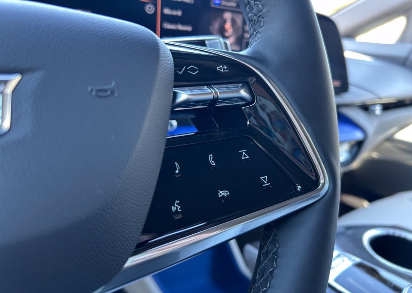 2025 Cadillac OPTIQ Luxury 1 - Photo 99