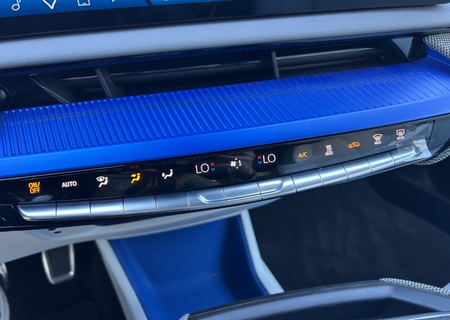 2025 Cadillac OPTIQ Luxury 1 - Photo 106