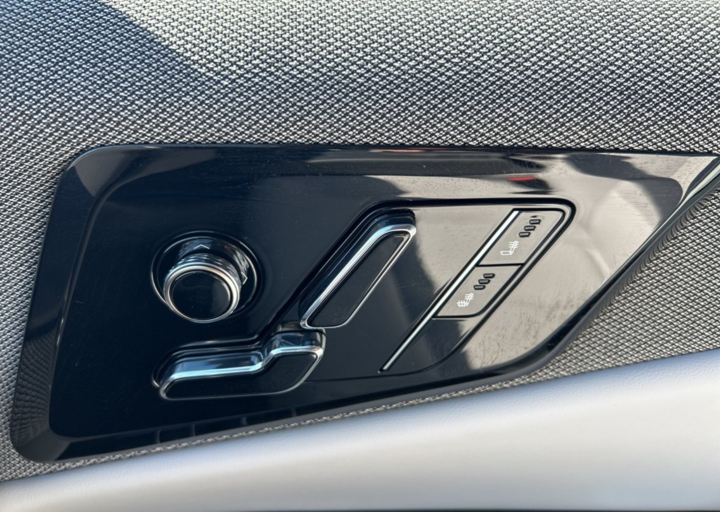 2025 Cadillac OPTIQ Luxury 1 - Photo 130