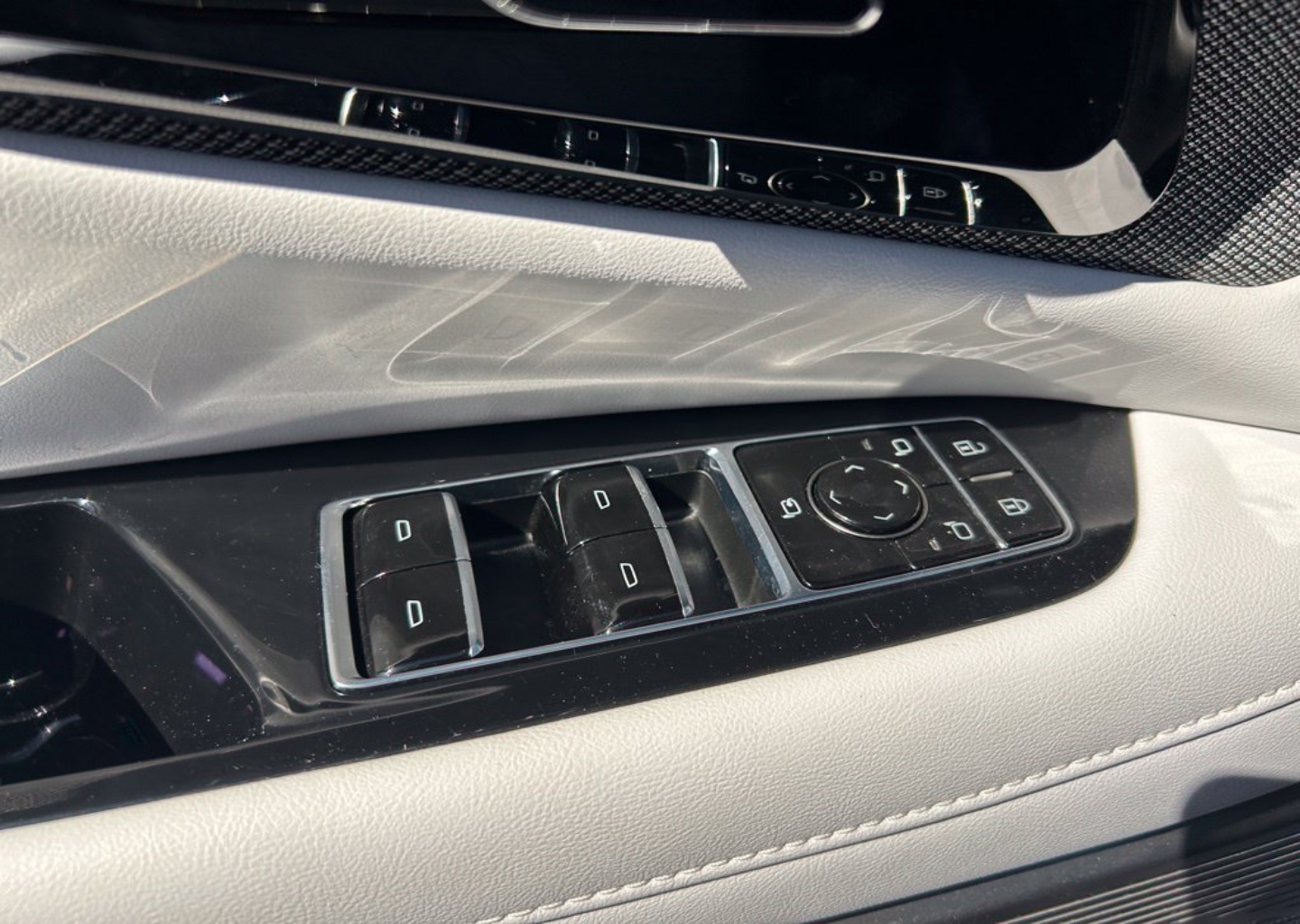 2025 Cadillac OPTIQ Luxury 1 - Photo 135