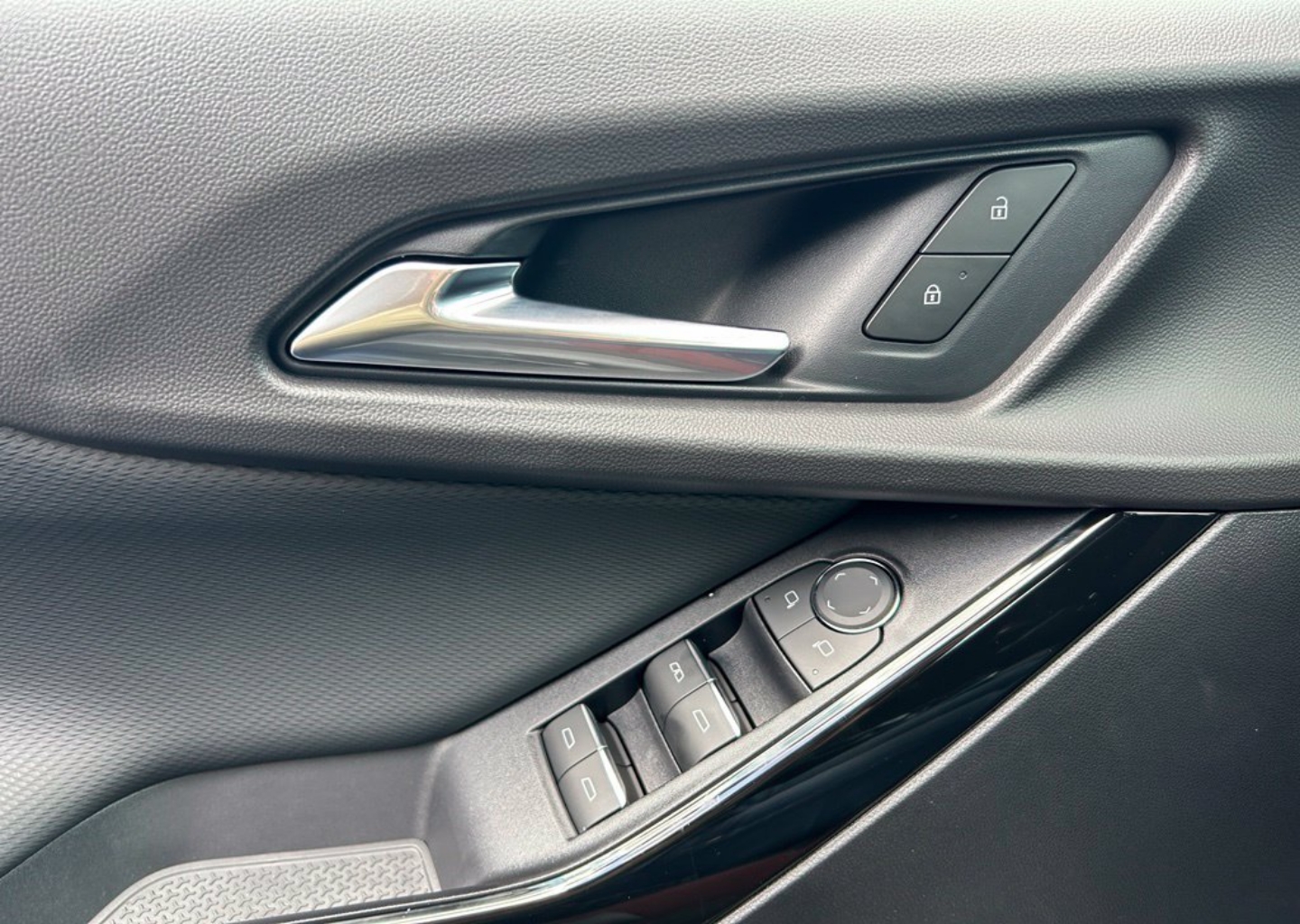 2027 Chevrolet Equinox RS - Photo 115