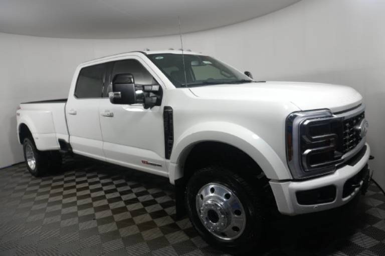 2027 Ford Super Duty F-450 DRW Platinum