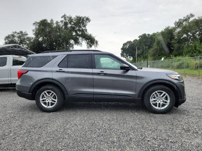 2027 Ford Explorer Active w/200A Pkg