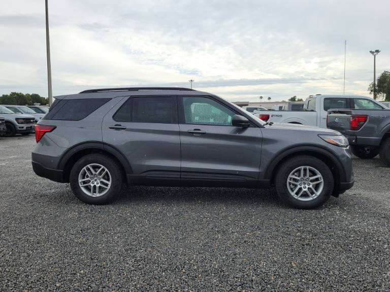 2027 Ford Explorer Active w/200A Pkg