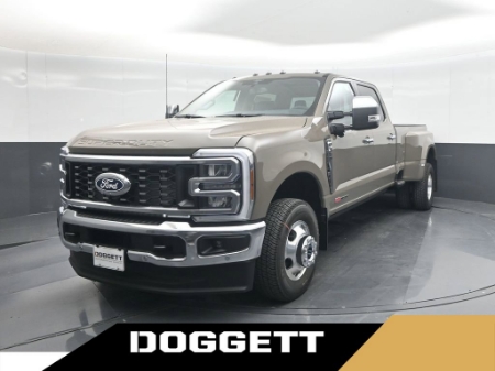 2027 Ford Super Duty F-350 DRW LARIAT