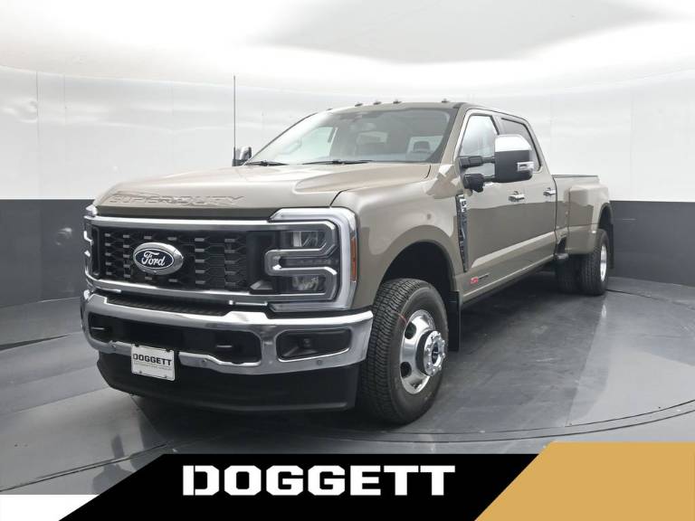 2027 Ford Super Duty F-350 DRW LARIAT