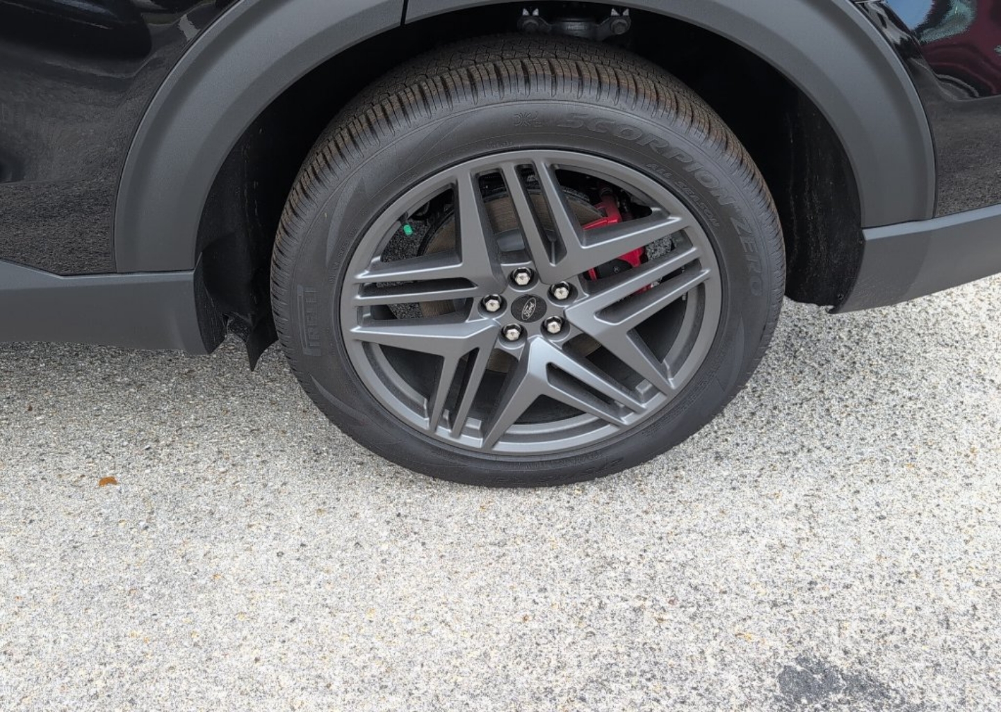 2026 Ford Explorer ST - Photo 15