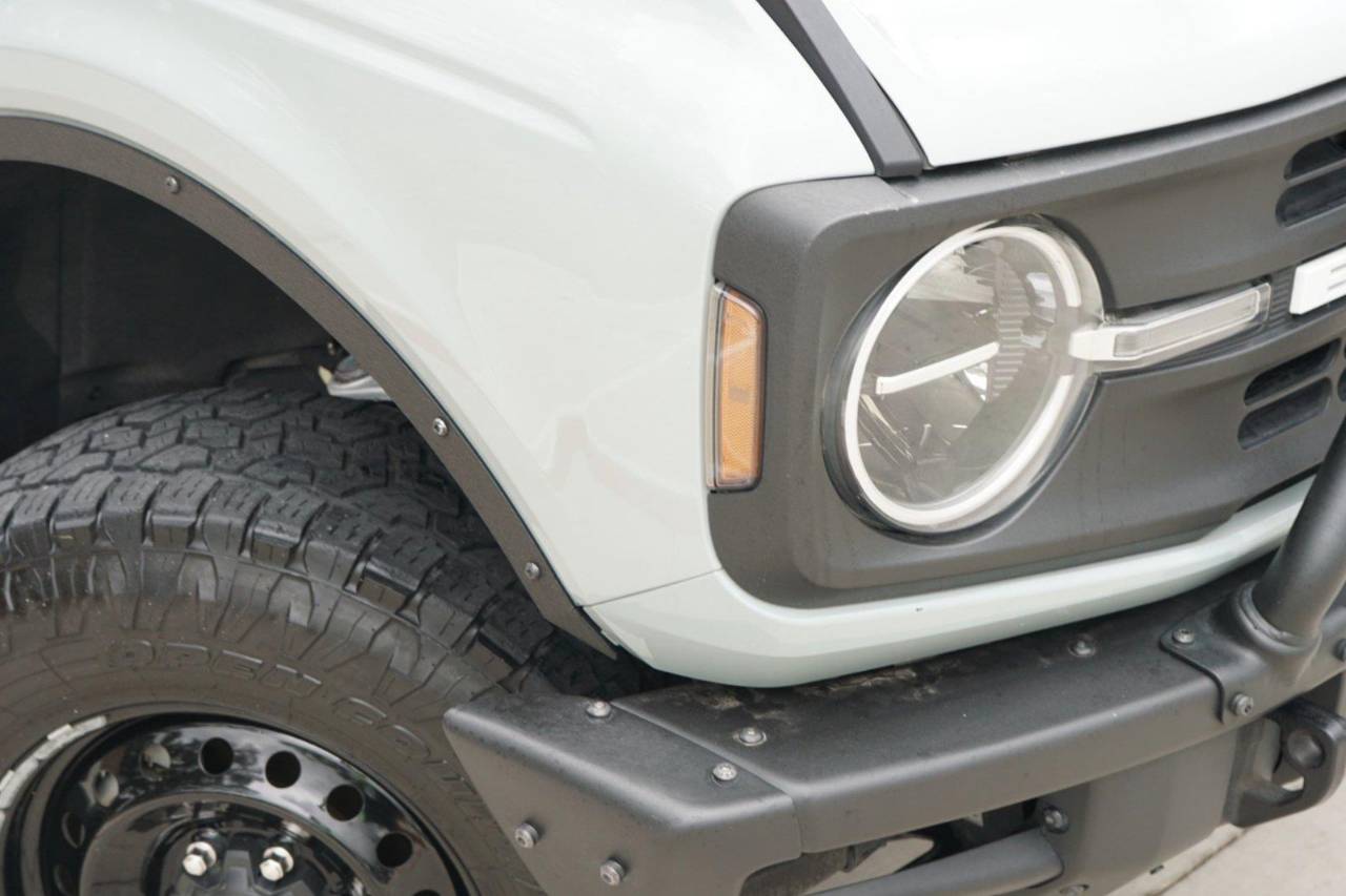 Used 2022 Ford Bronco Black Diamond, photo 3