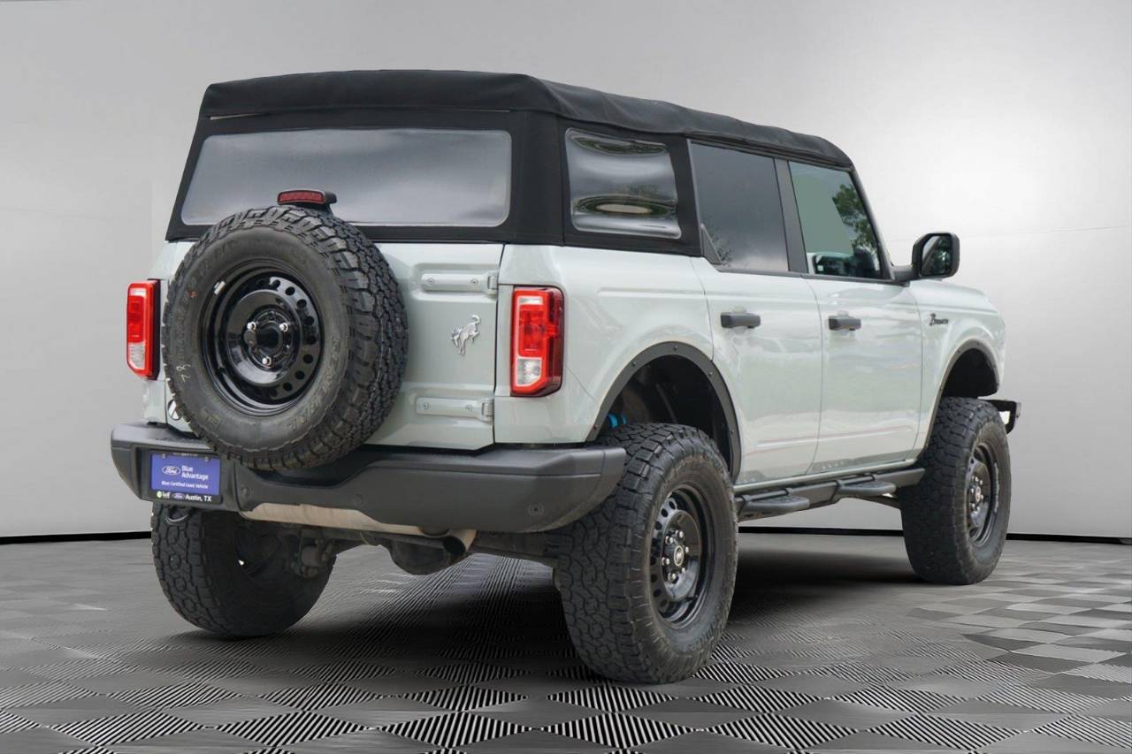 Used 2022 Ford Bronco Black Diamond, photo 5