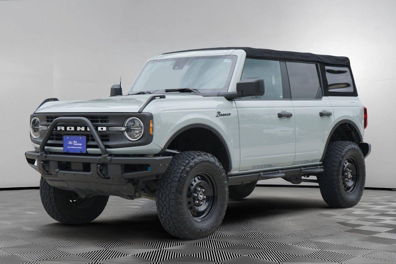 Used 2022 Ford Bronco Black Diamond, photo 7