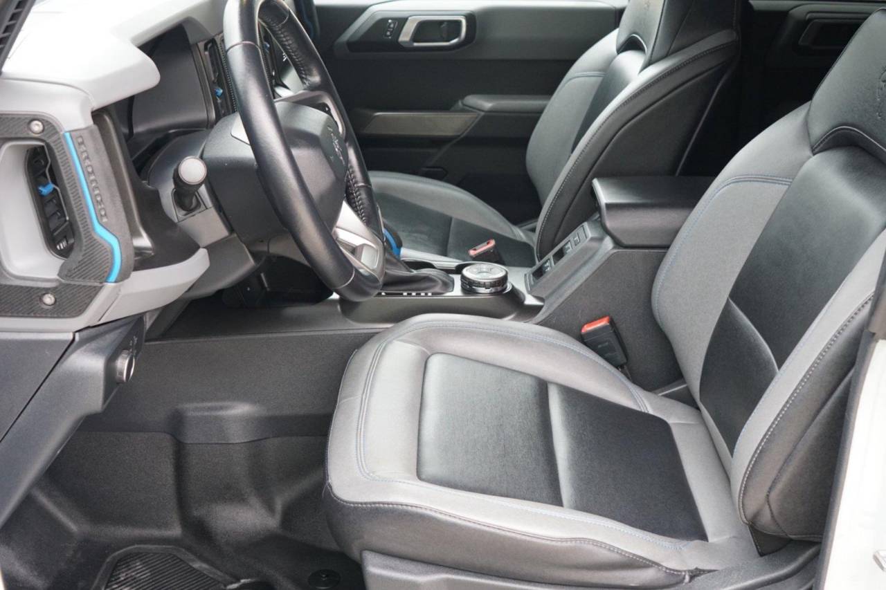 Used 2022 Ford Bronco Black Diamond, photo 9