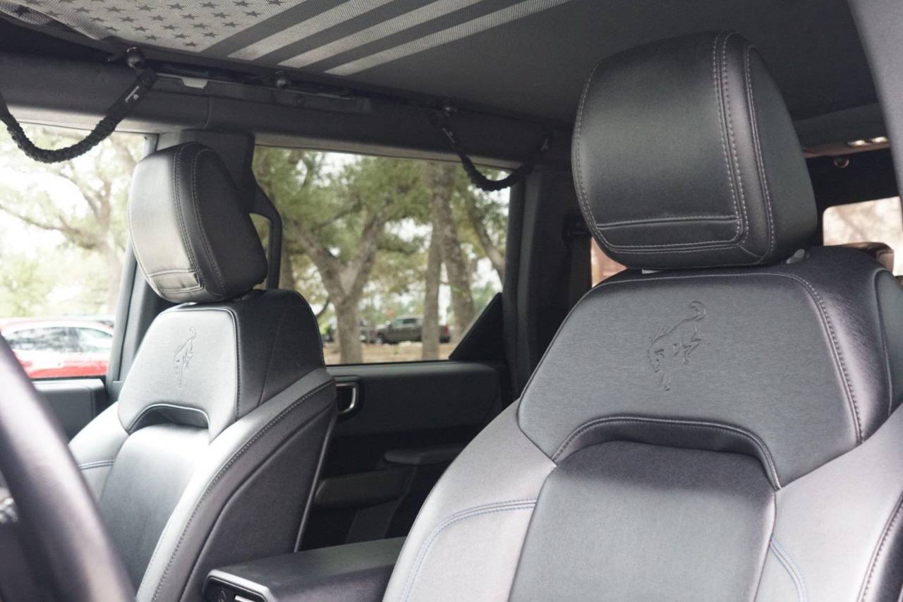 Used 2022 Ford Bronco Black Diamond, photo 10