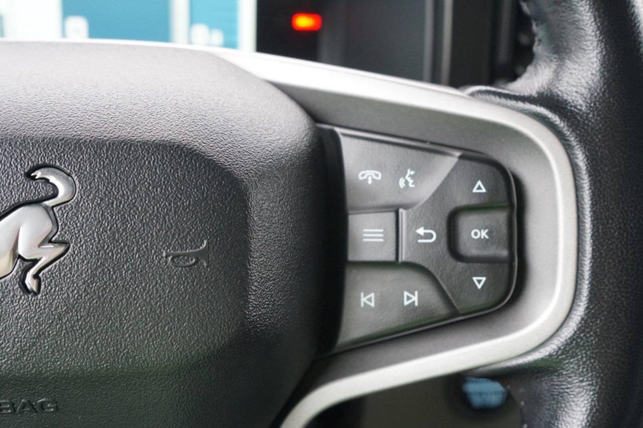 Used 2022 Ford Bronco Black Diamond, photo 15