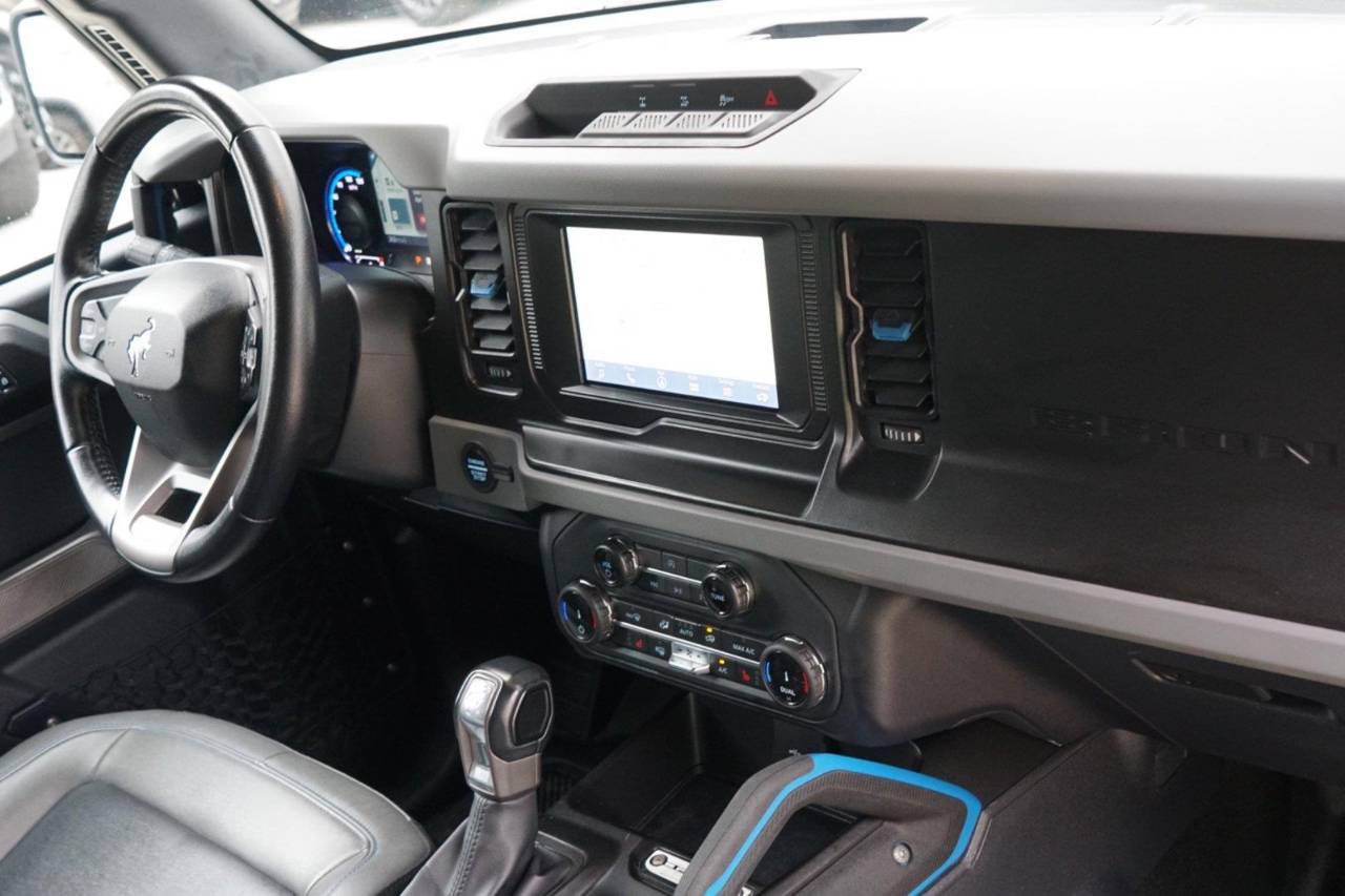 Used 2022 Ford Bronco Black Diamond, photo 24