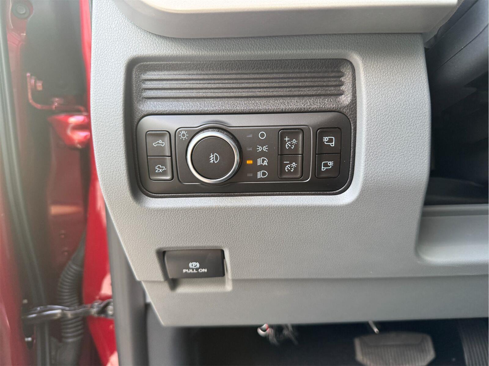 2026 Ford F-250 Super Duty XLT - Photo 6