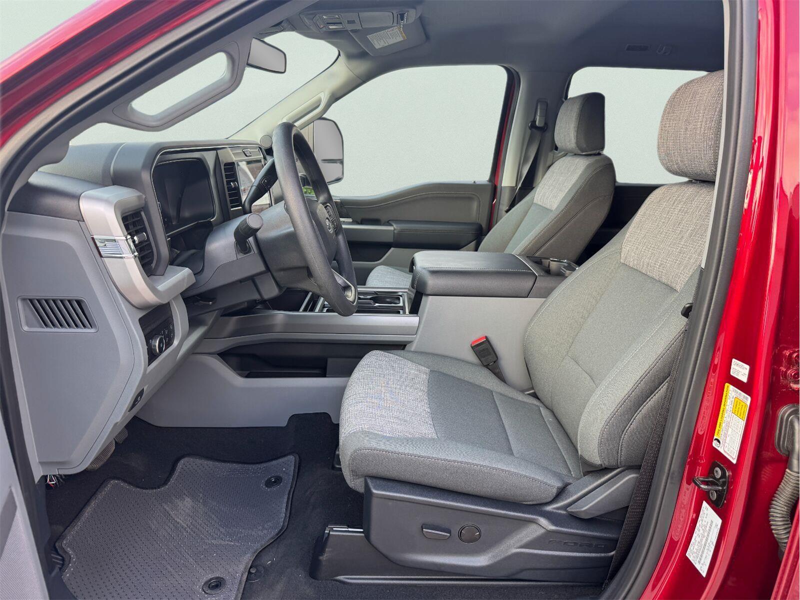 2026 Ford F-250 Super Duty XLT - Photo 13