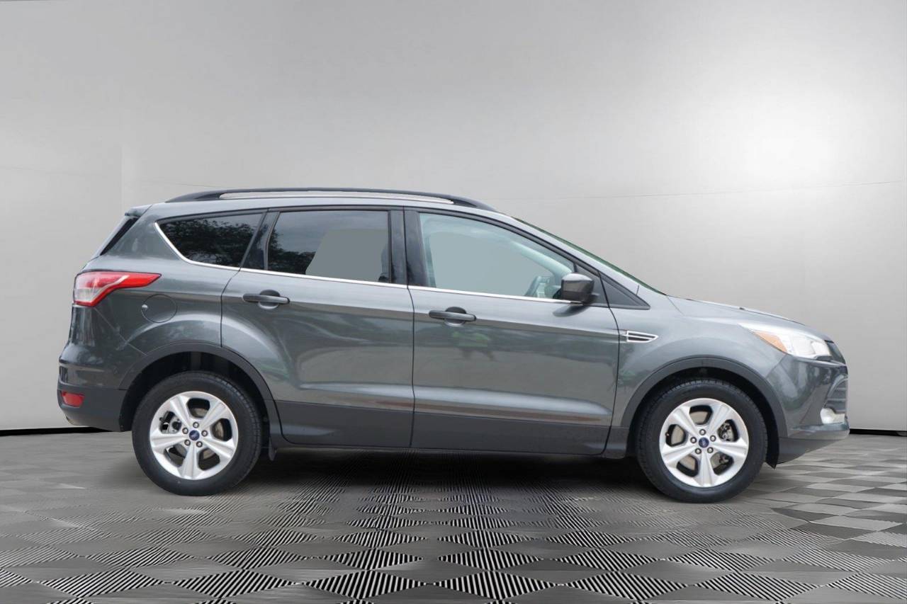 Used 2015 Ford Escape SE, photo 4