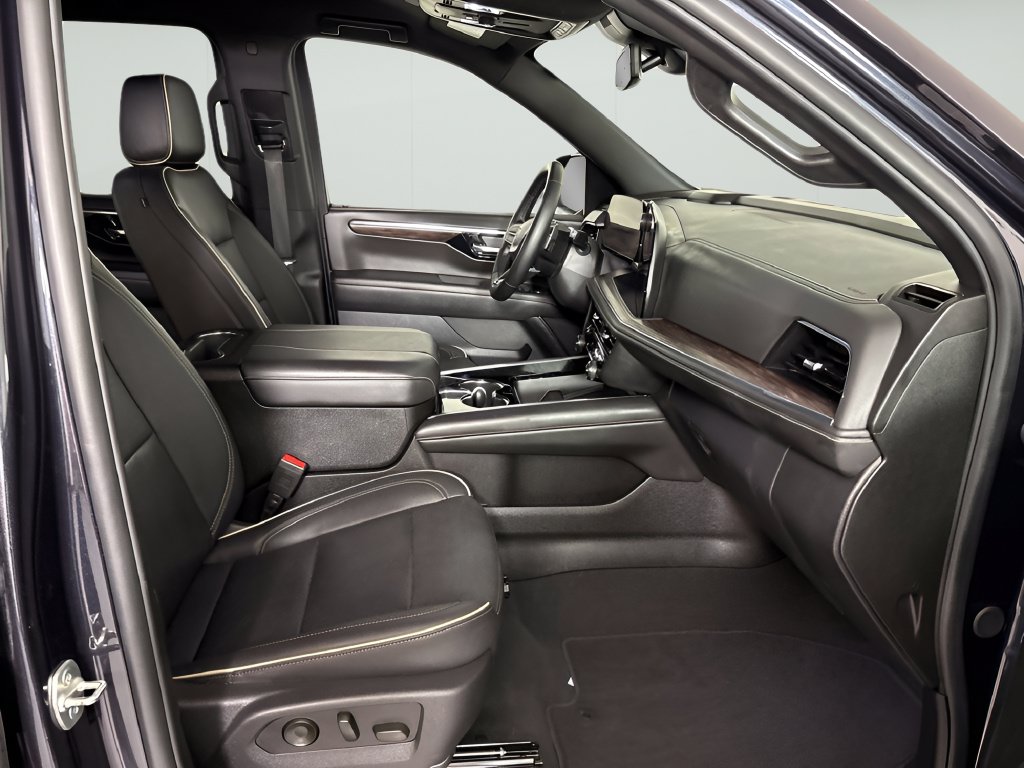 2025 Chevrolet Suburban Premier - Photo 9