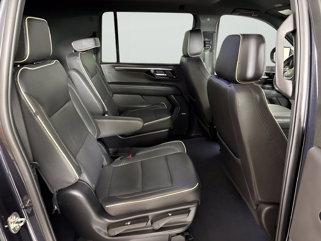 2025 Chevrolet Suburban Premier - Photo 13