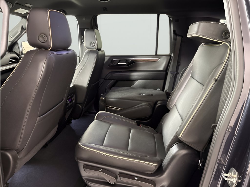 2025 Chevrolet Suburban Premier - Photo 18