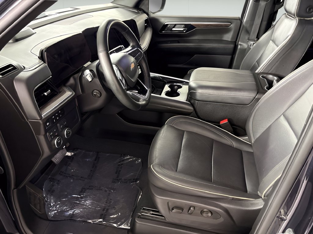2025 Chevrolet Suburban Premier - Photo 21