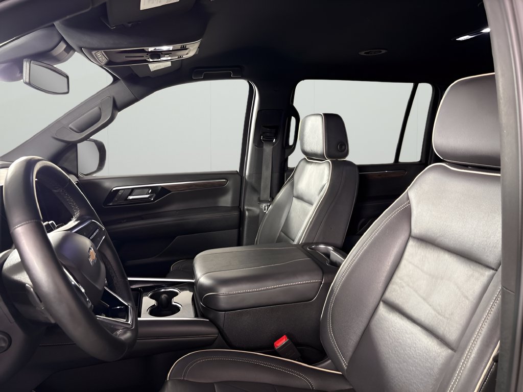 2025 Chevrolet Suburban Premier - Photo 22