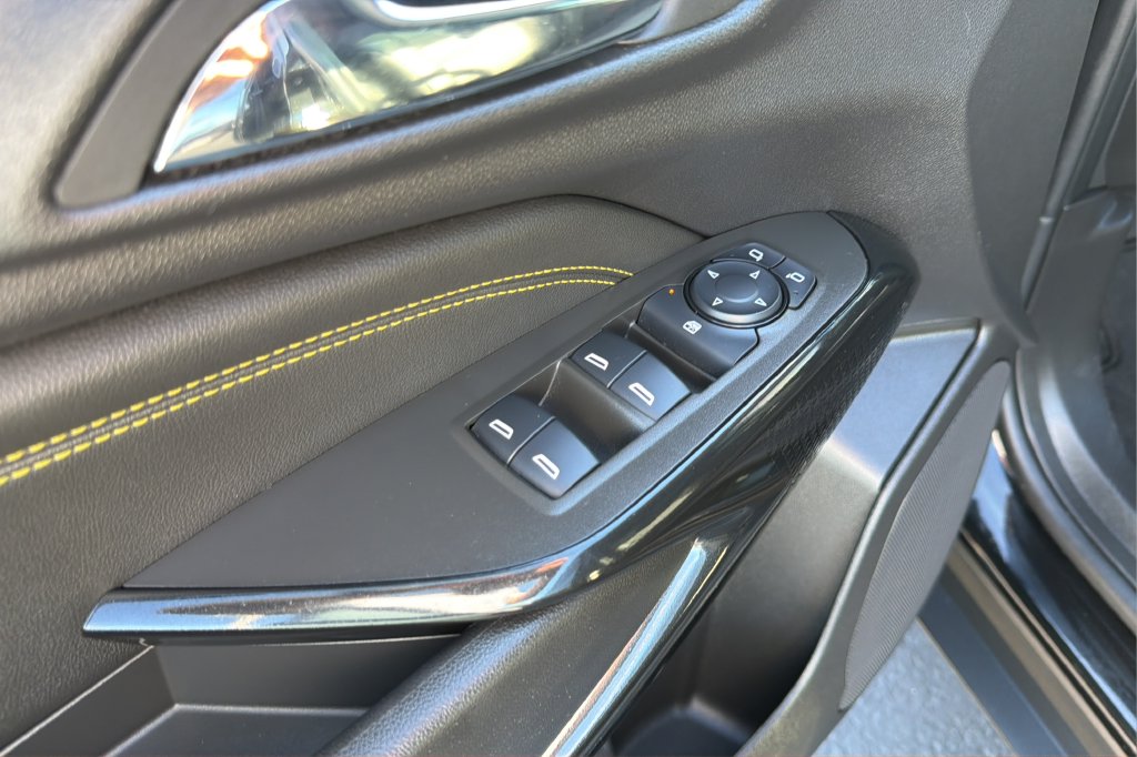 2025 Chevrolet Trax LT - Photo 12